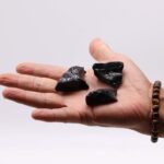 Црн Обсидијан необработен камен(15 ден./грам)